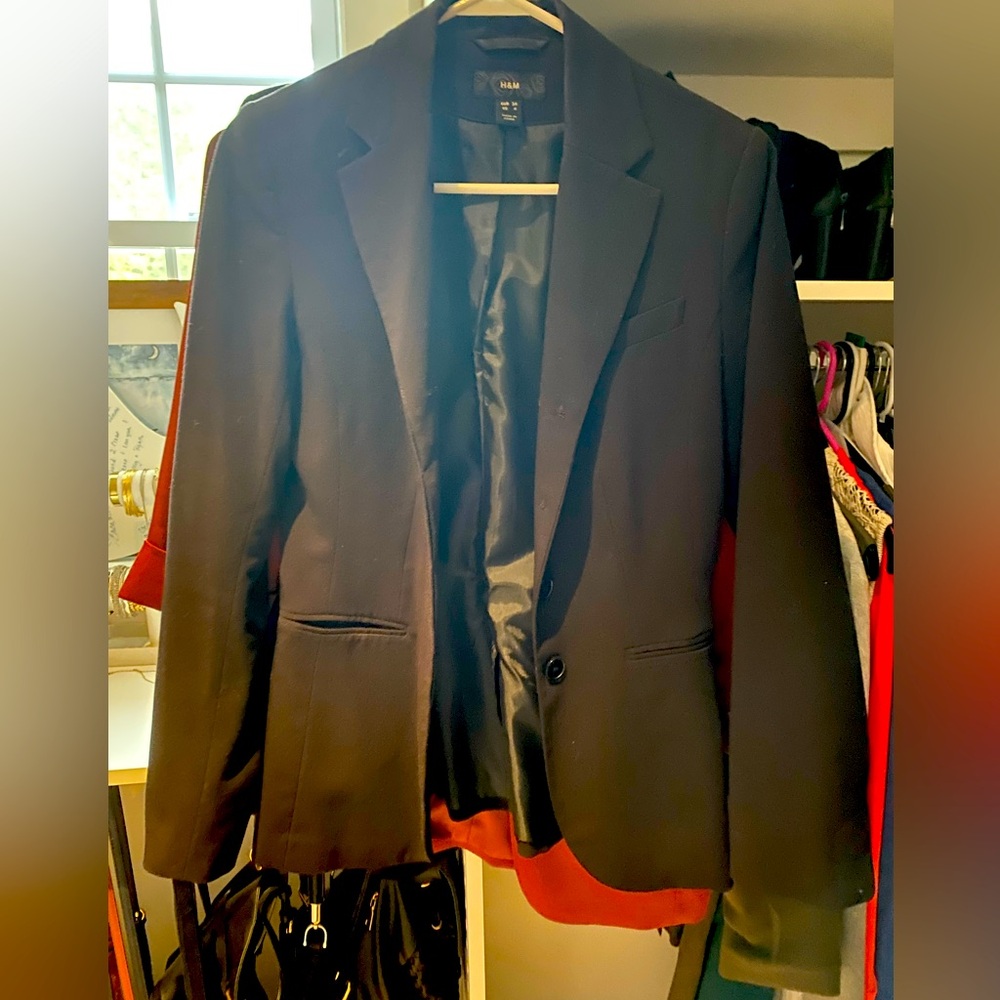 H&M blazer. Two buttons. Size 4.